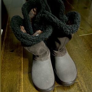 CROCS Women's Dark Winter Boots